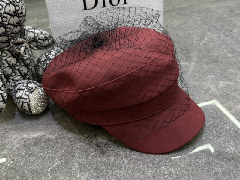 CHRISTIAN DIOR